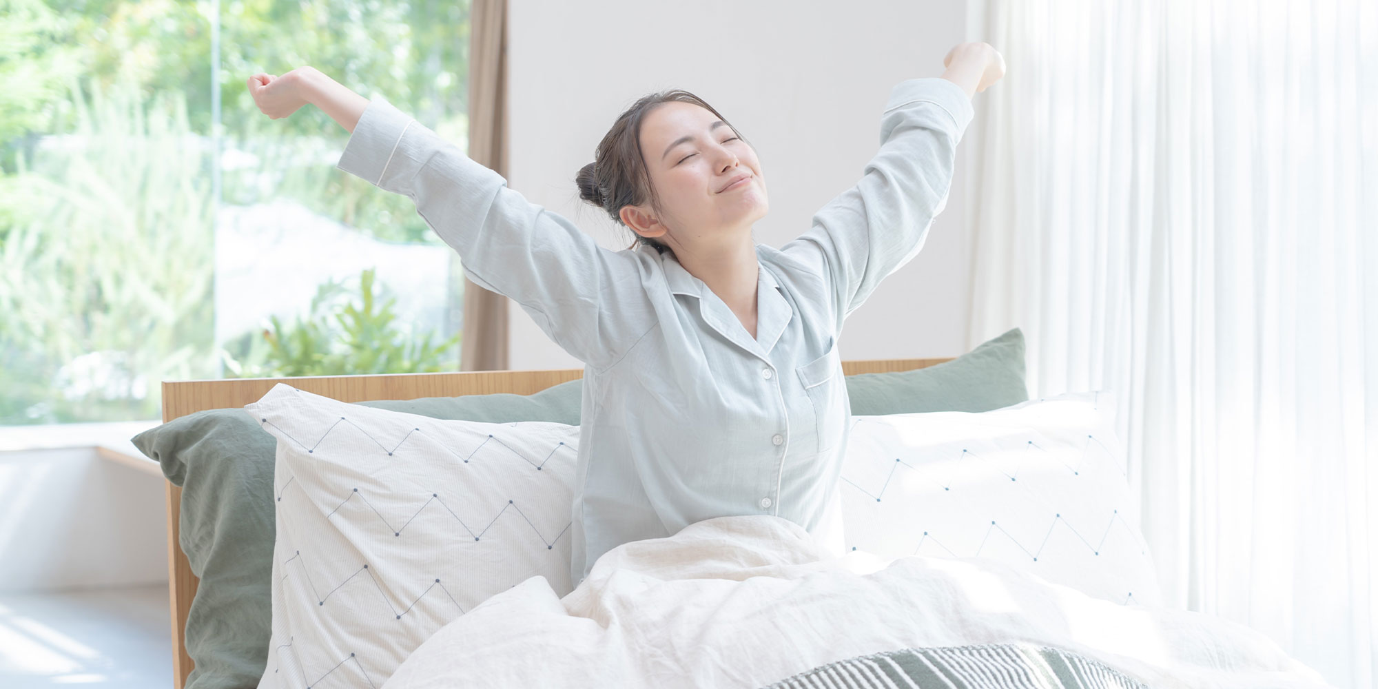 起床する女性